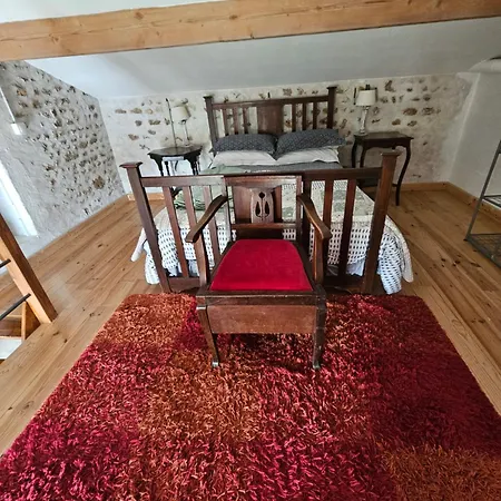 Du Passignac 度假居 Saint-Maigrin