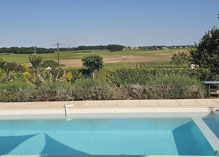 Du Passignac Hébergement de vacances *